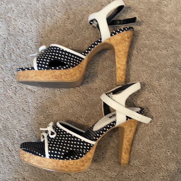 Black with white dot sandals size 8 - Picture 3 of 6
